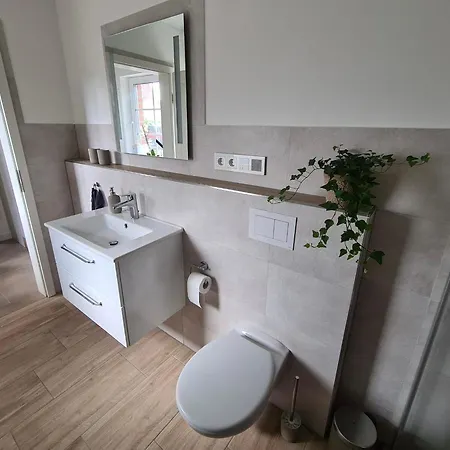 Im Werder -fuer Monteure Nicht Geeignet- Lägenhet *