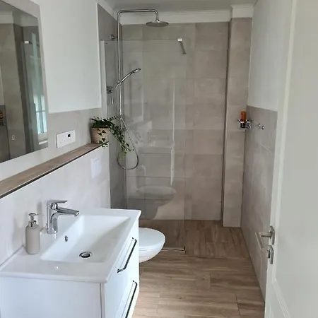 Im Werder -fuer Monteure Nicht Geeignet-